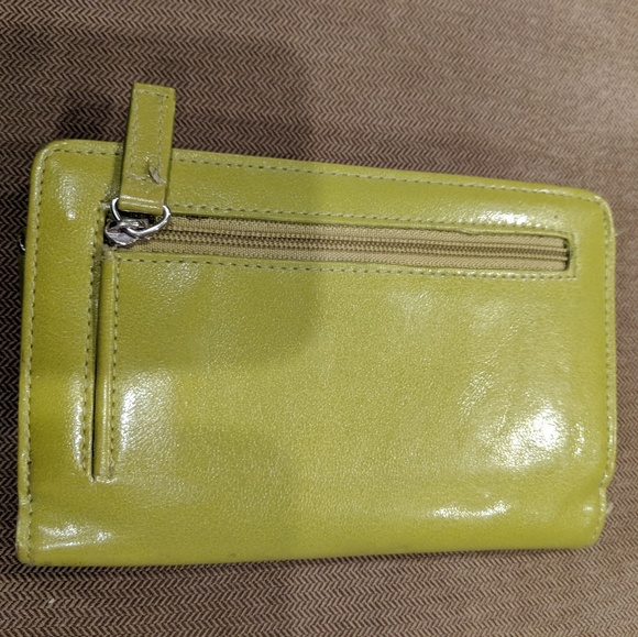 Kenneth Cole Reaction Wallet - Picture 6 of 7